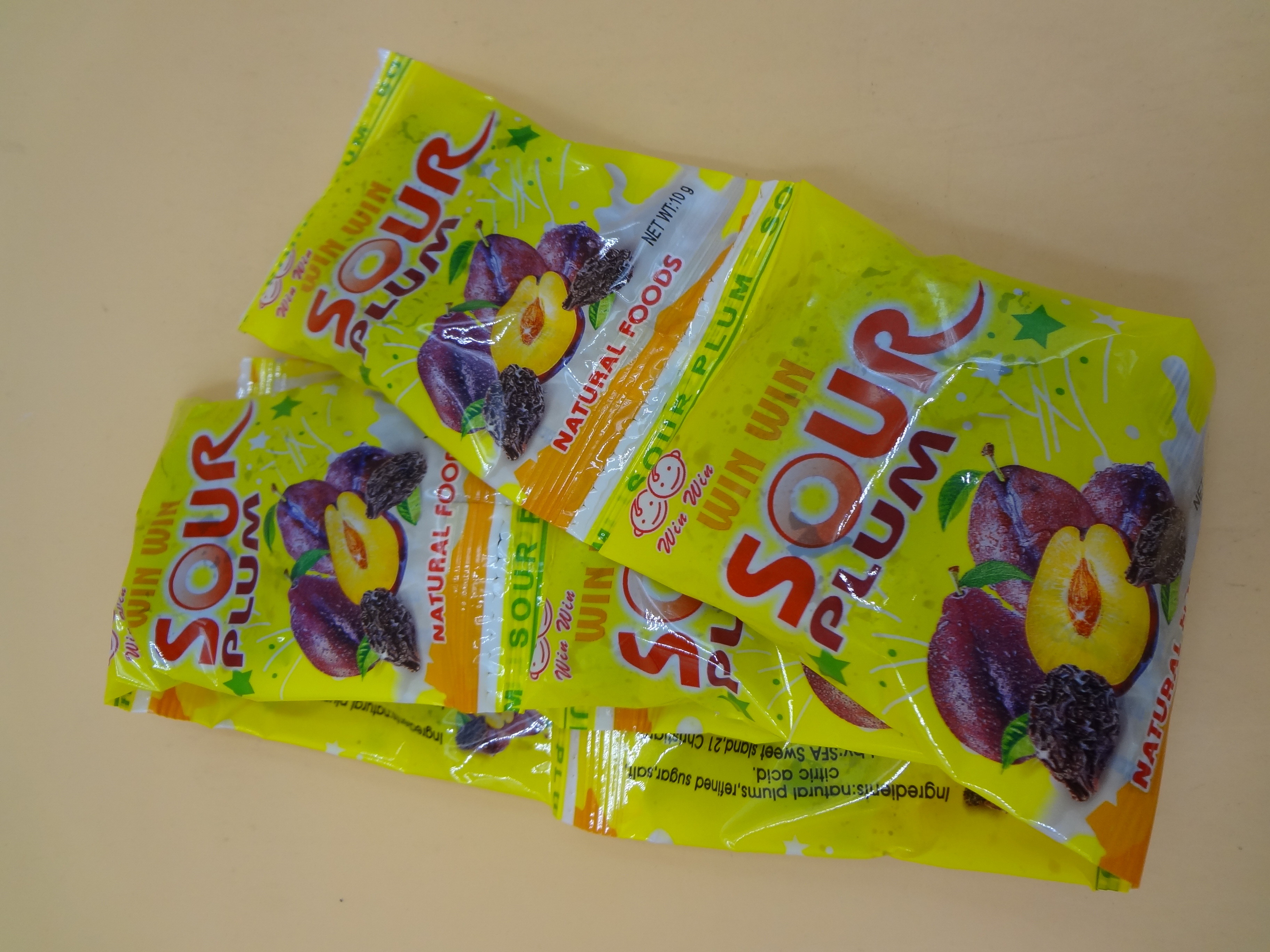 10g Fresh Sweet Preserved Fruit Sour Plum Organic Prunes ISO Certificate