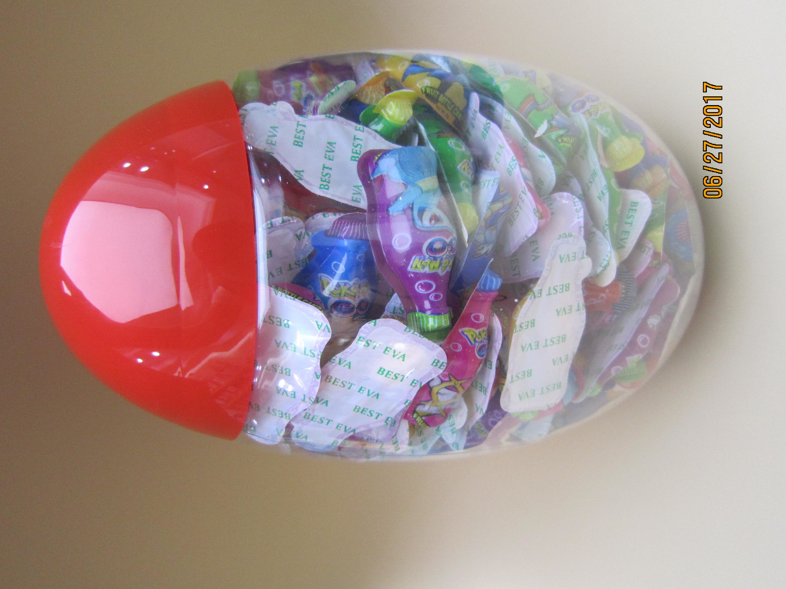 Compress Candy In Cola Bottle Shape Toy , Sweet And Sour ...